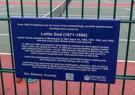 Blue plaque in Newbury in honour of Lottie Dod.